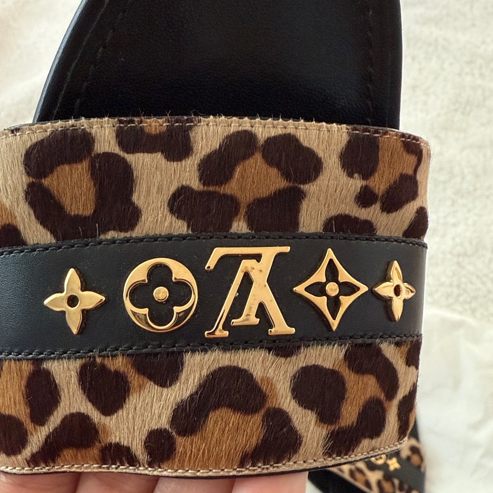 Louis Vuitton leopard revival flat mules - Picture 10 of 15
